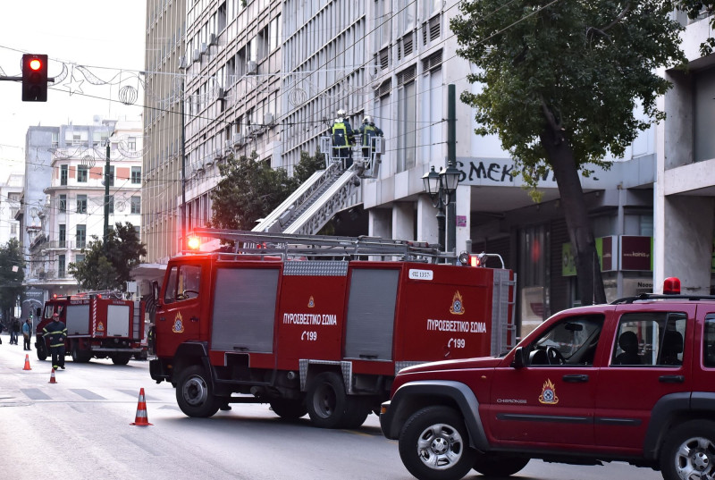 Βίντεο ντοκουμέντο: Η στιγμή της έκρηξης έξω από το Υπουργείο Εργασίας