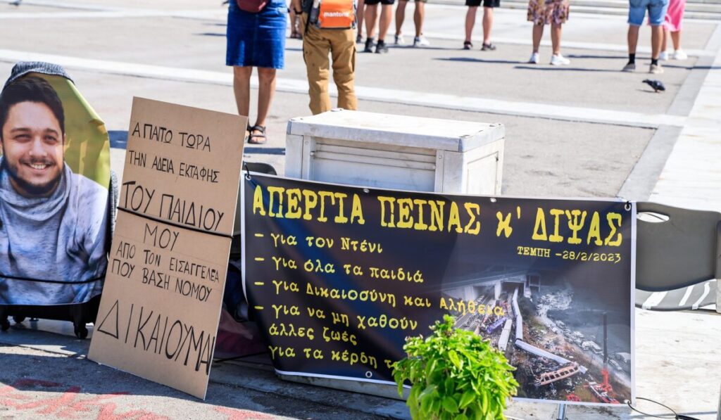 Απεργία πείνας στο Σύνταγμα από τον Πάνο Ρούτσι